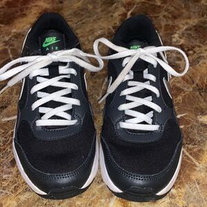 Nike air max sc, boys sneakers, size 4.5